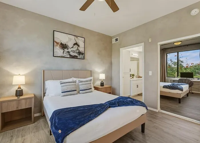Ascent 1008 Cozy 2br I 2ba - Pool - Gym - Free Parking *