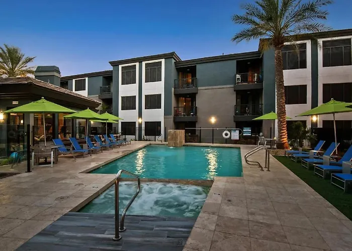 Ascent 1008 Cozy 2br I 2ba - Pool - Gym - Free Parking Apartment