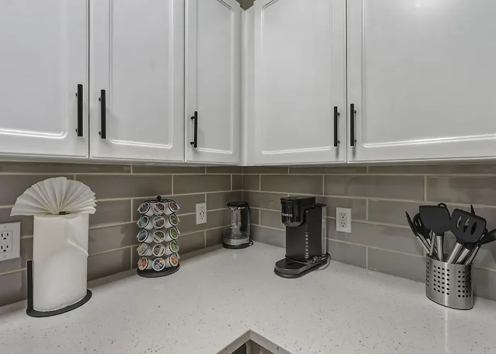 Ascent 1008 Cozy 2br I 2ba - Pool - Gym - Free Parking *