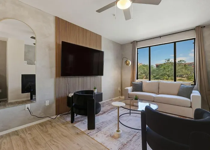 Ascent 1008 Cozy 2br I 2ba - Pool - Gym - Free Parking