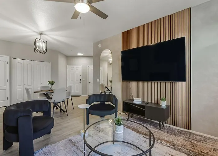 Ascent 1008 Cozy 2br I 2ba - Pool - Gym - Free Parking *